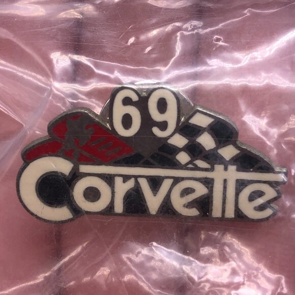 '69 1969 Vintage CORVETTE lapel pin - Picture 1 of 3